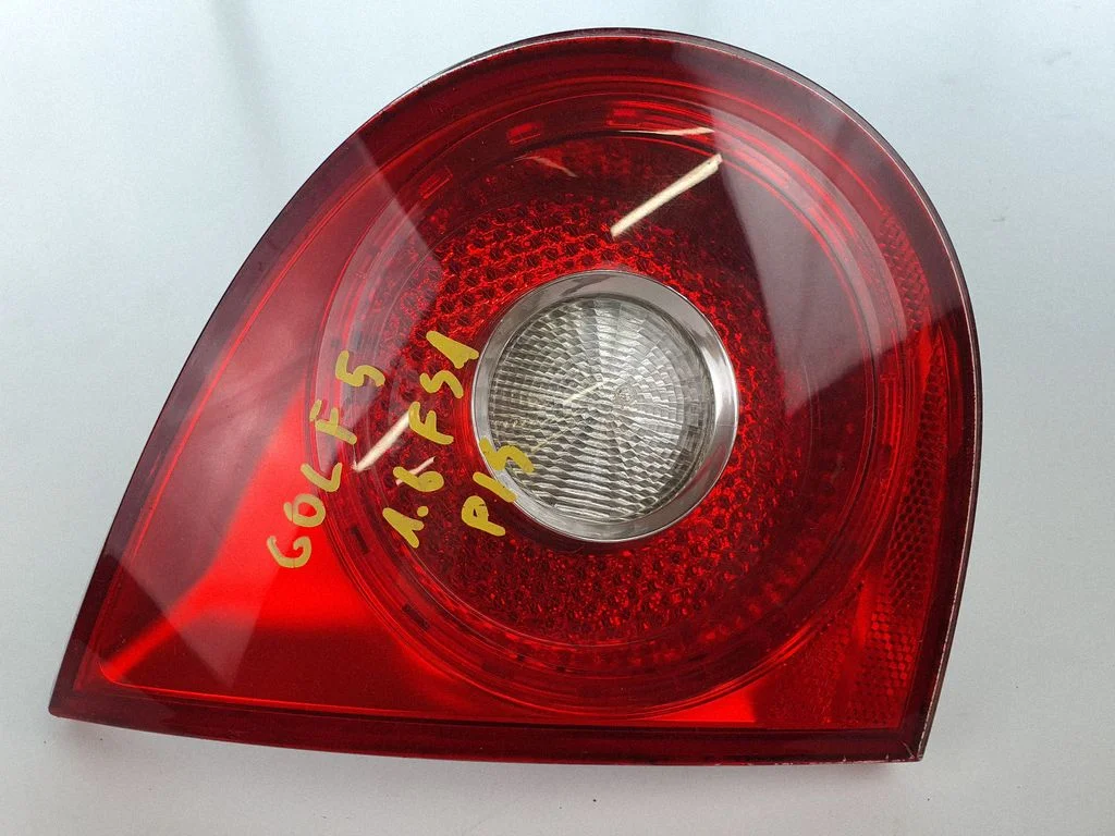 Tailgate rear/tail lights 1K6945093F