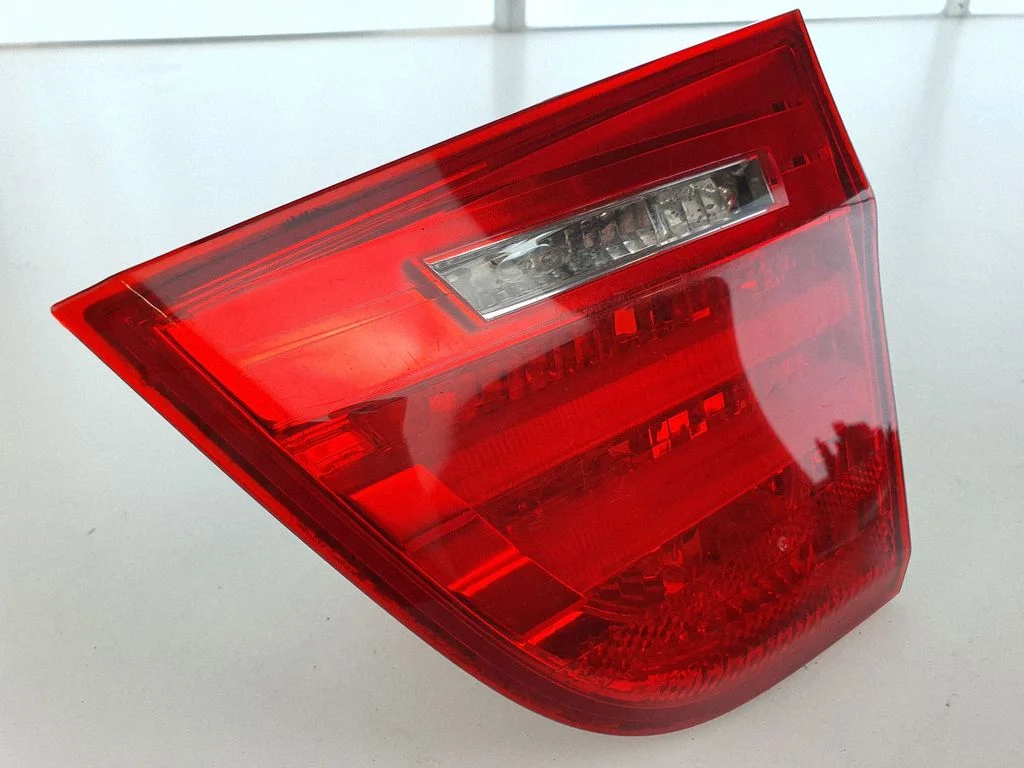 Tailgate rear/tail lights 7289428