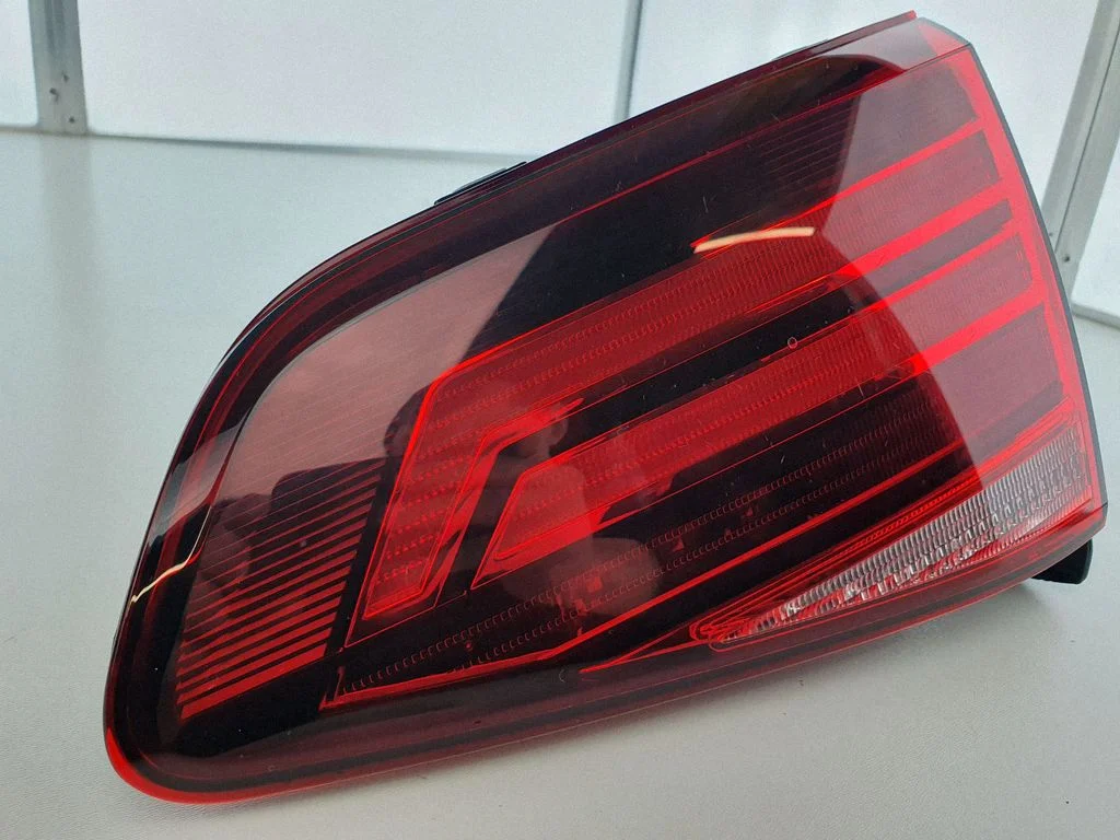 Tailgate rear/tail lights 5G0945094AH