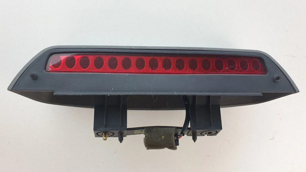 Papildu stopgaismas lukturis 0K2FB51580