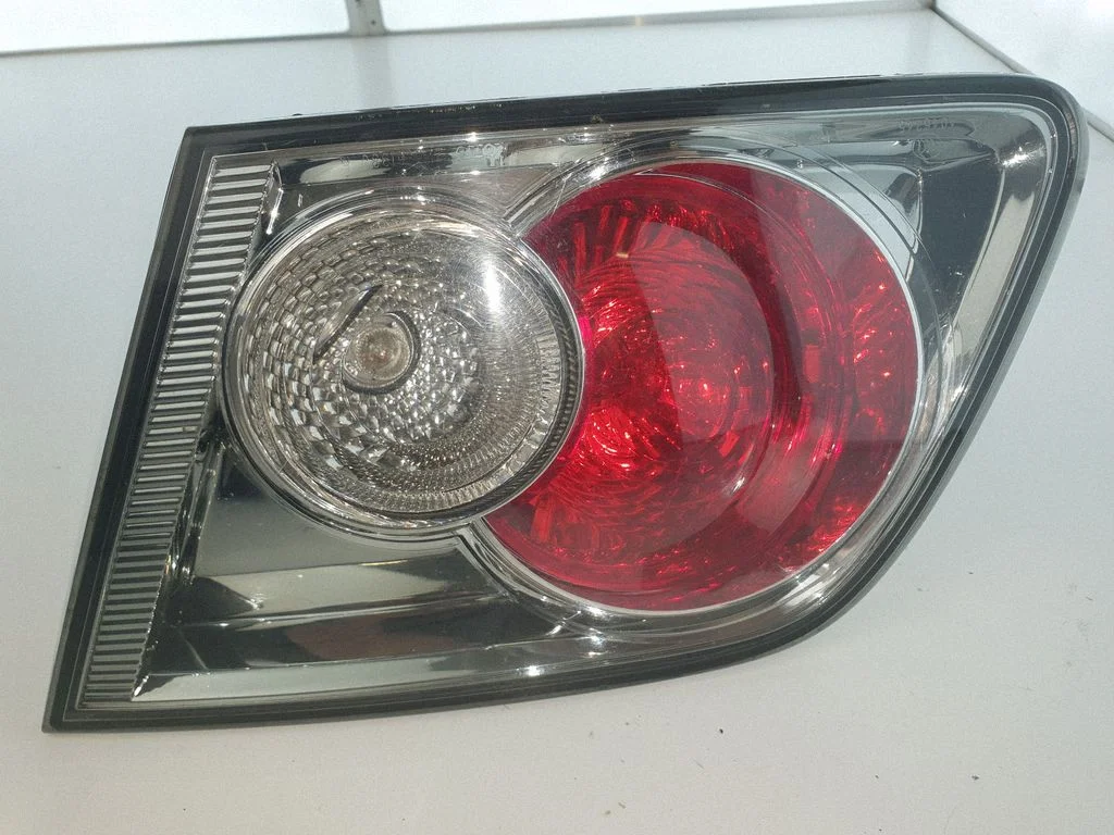 Tailgate rear/tail lights 22661980R