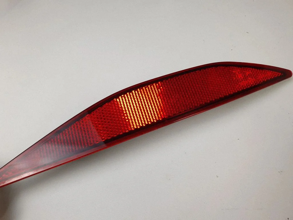 Rear tail light reflector 5G0945105