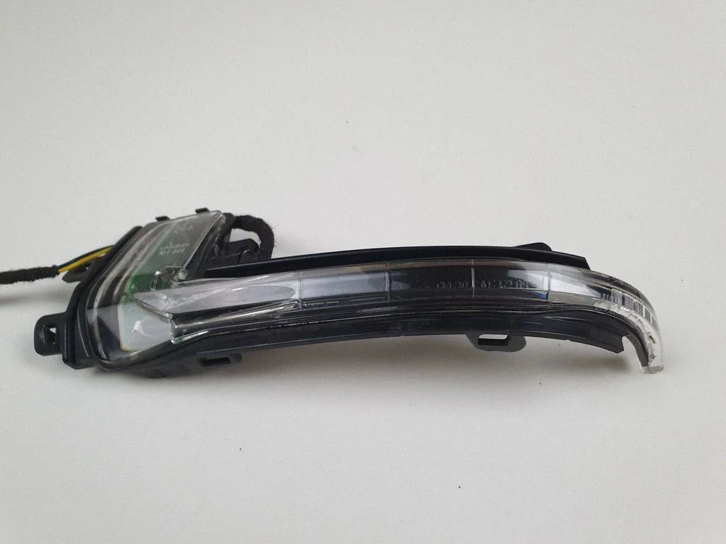 Suunatuli peeglis – Audi A4 Allroad B8 (2008-2016)