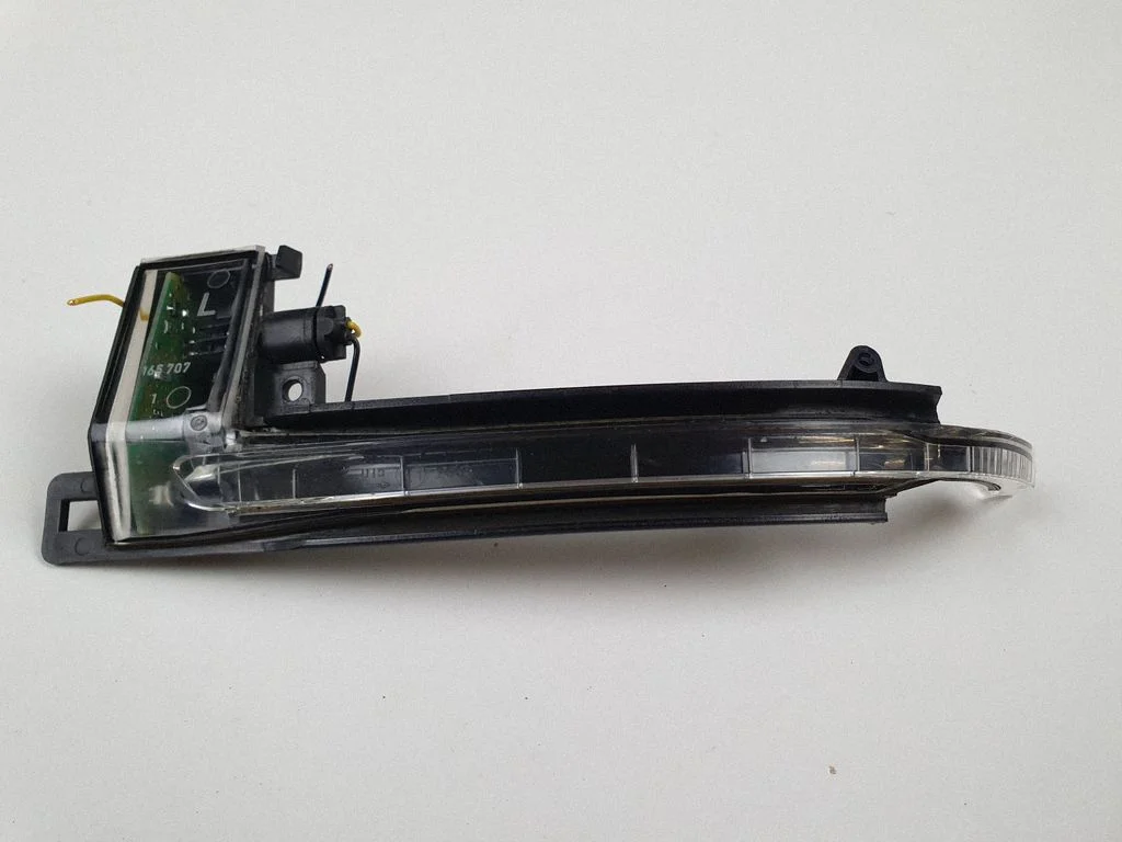 Suunatuli peeglis – Audi A4 Allroad B8 (2008-2016)