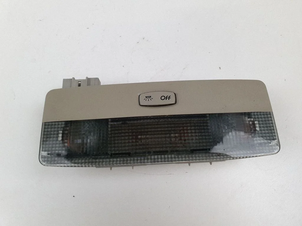 Rear seat light 8200003038