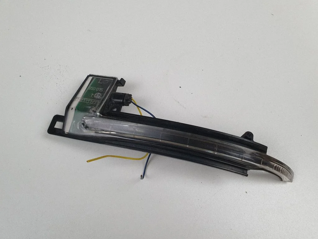 Suunatuli peeglis 8F0494101A – Audi A4 Allroad B8 (2008-2016)
