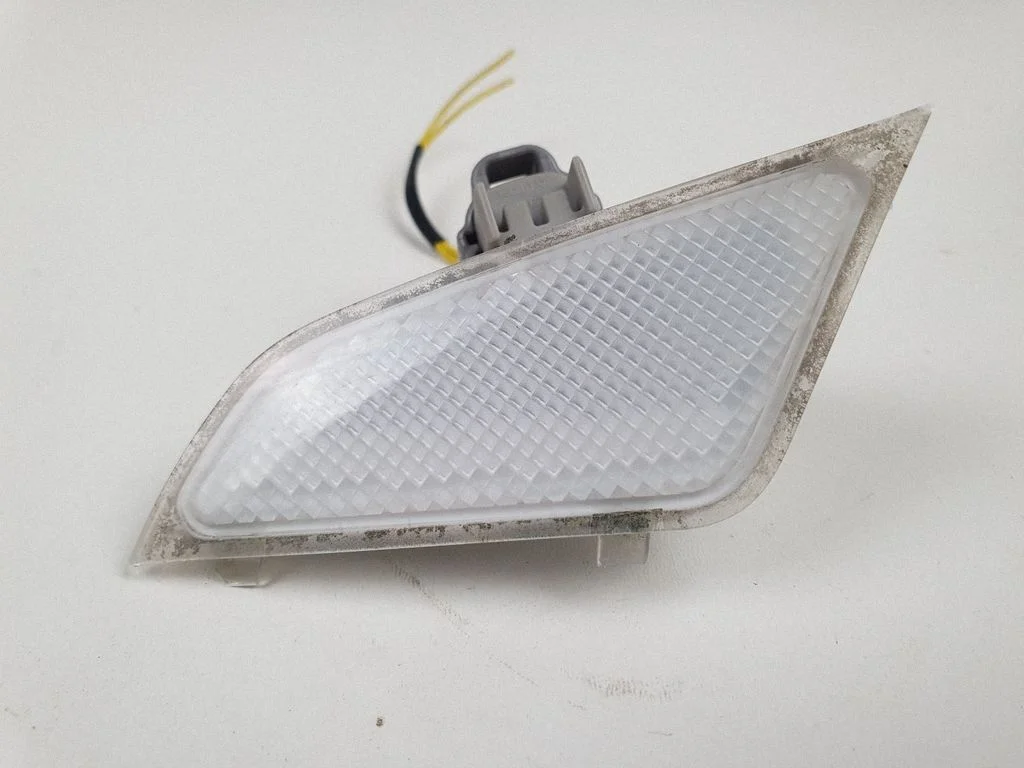 Suunatuli peeglis – Lexus IS 220D-250-350 (2006-2013)