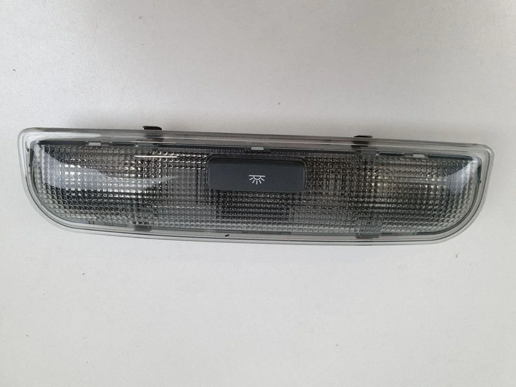 Tagaistmete valgustustuli – Audi A3 S3 8P (2003-2012)