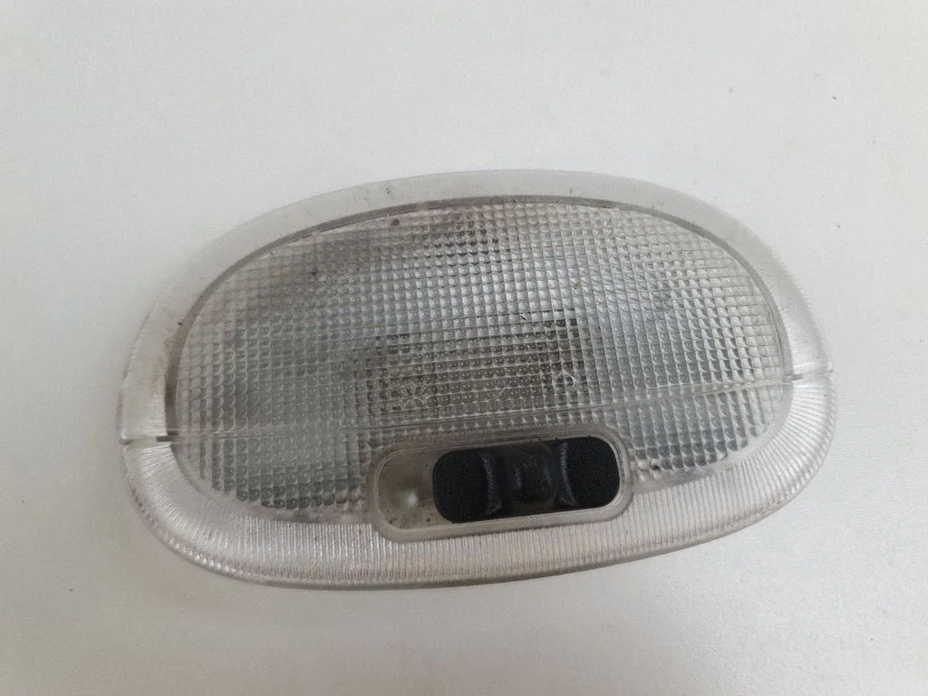 Tagaistmete valgustustuli – Ford Mondeo Mk III (2000-2007)