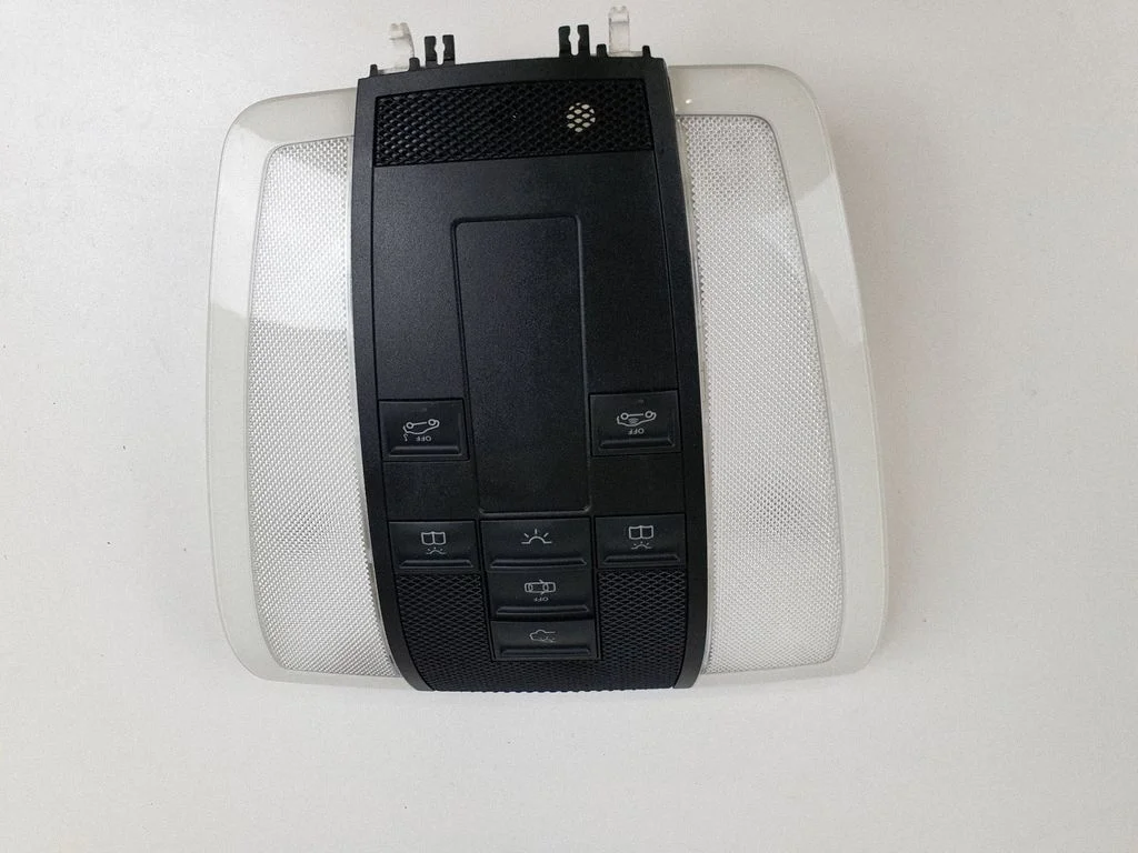 Esiistmete valgustustuli A2075400009 – Mercedes-Benz E-klass C207 W207 (2009-2017)