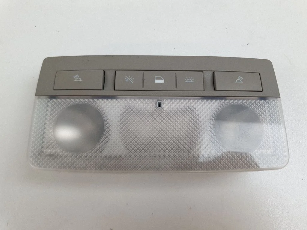 Front seat light 13285100