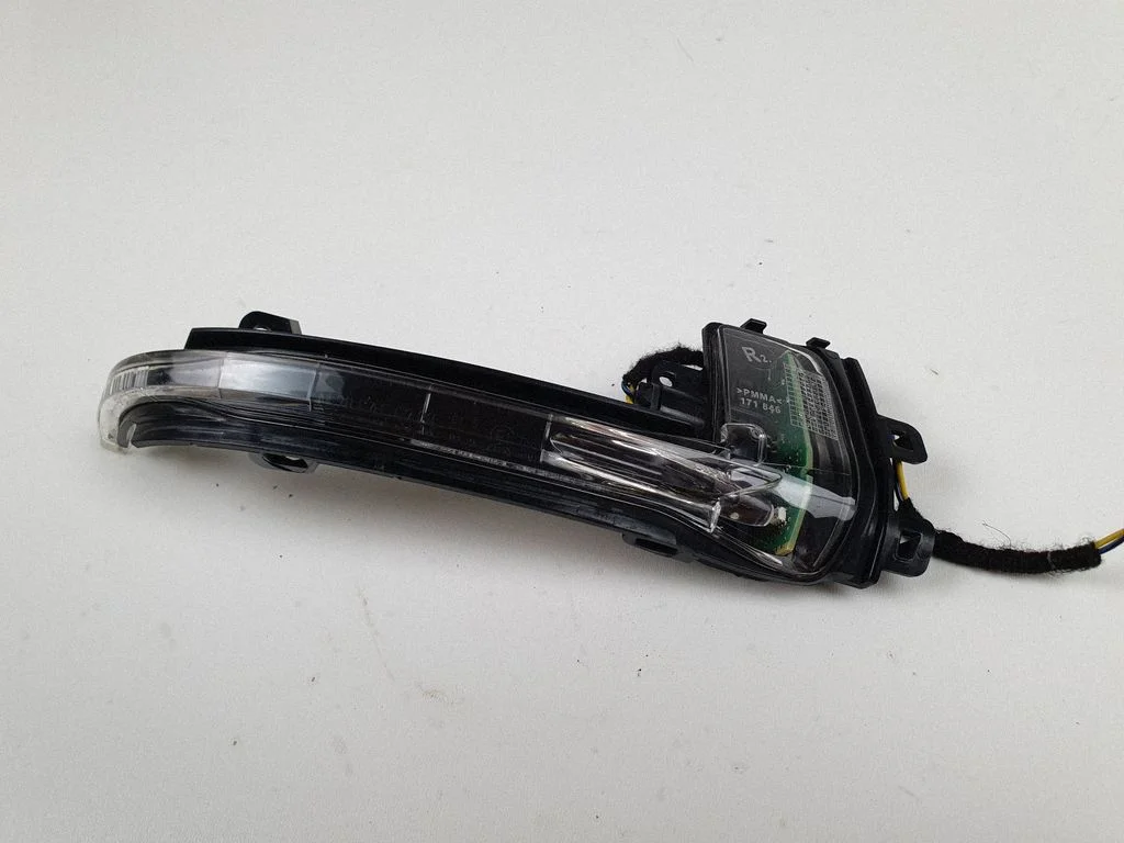 Suunatuli peeglis – Audi A5 8T 8F (2007-2016)