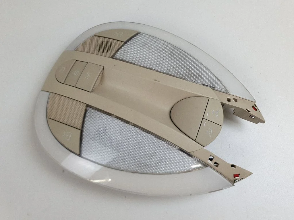 Front seat light A2118204201