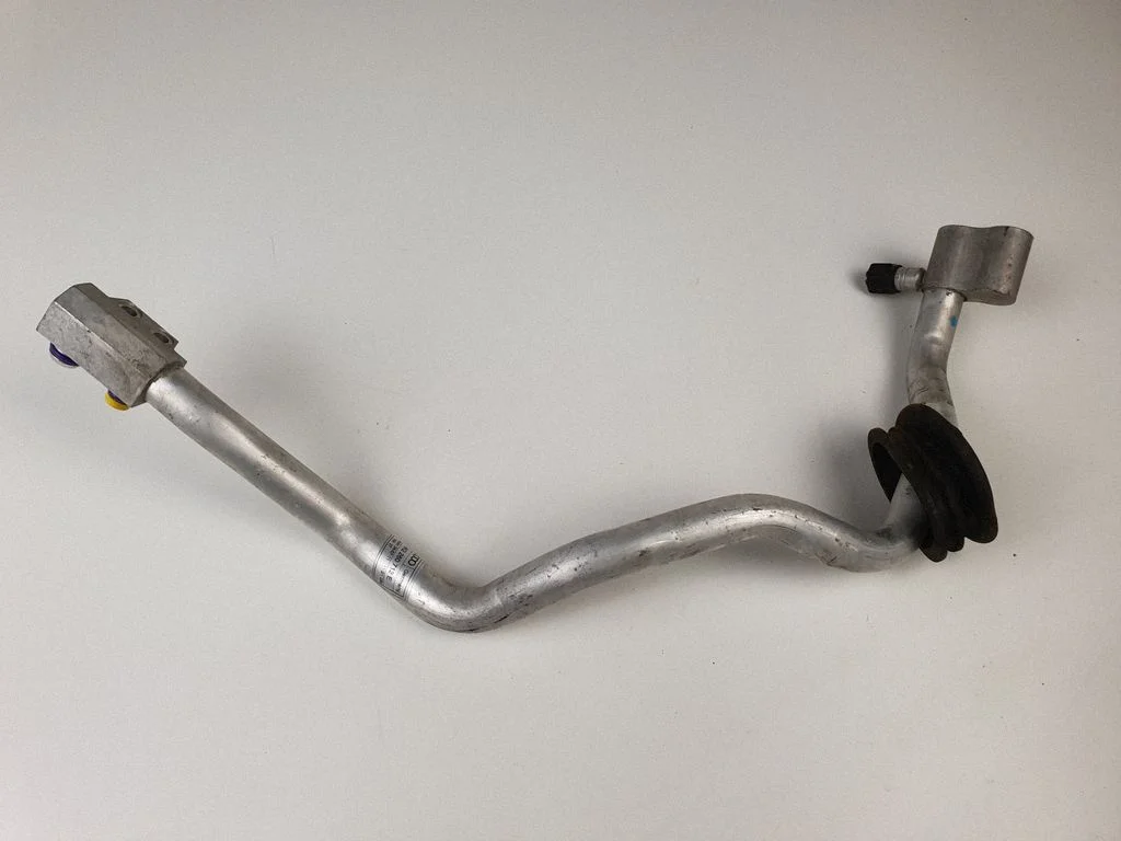Air conditioning (A/C) pipe/hose 8K2260712E