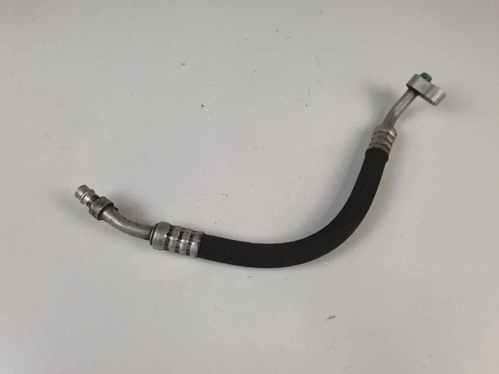 Air conditioning (A/C) pipe/hose