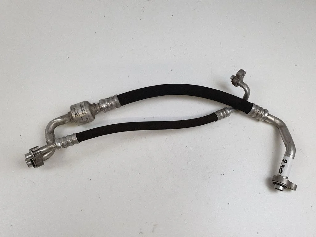 Air conditioning (A/C) pipe/hose 13220112