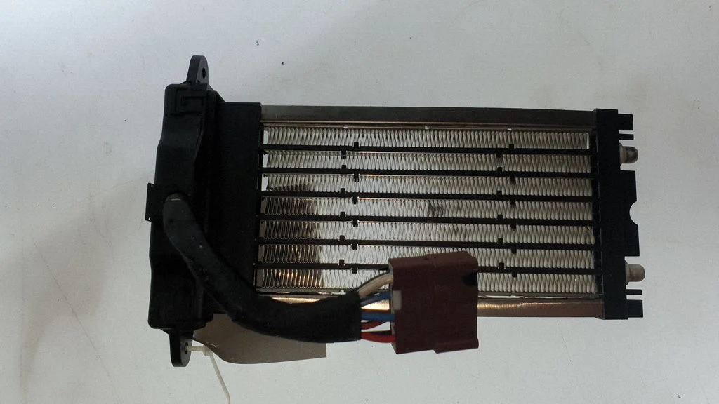 Elektriline salongi küttekeha radiaator A30105A5702000