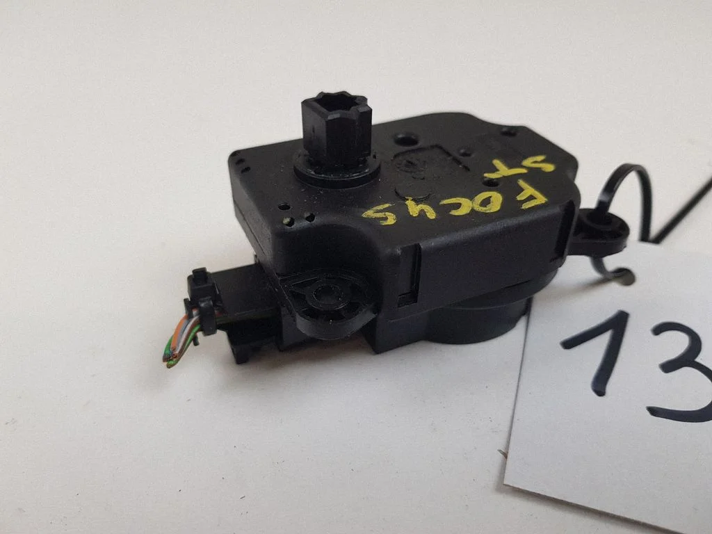 Gaisa aizvara motoriņš/aktuators AV6N19E616AA