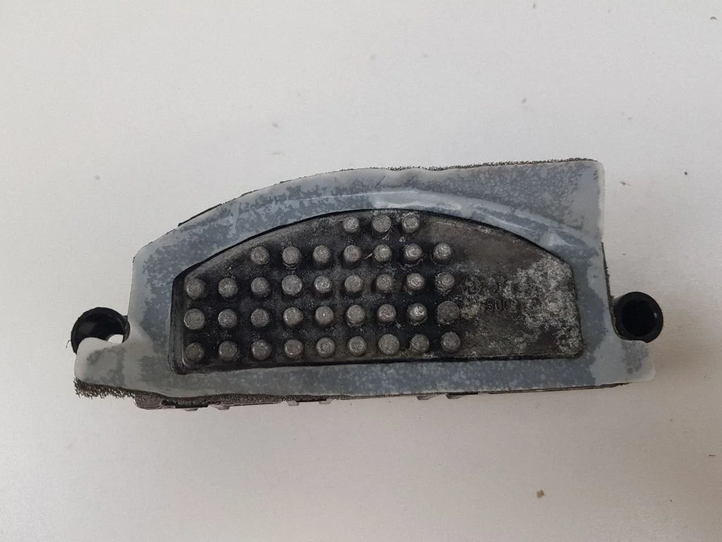 Heater blower motor/fan resistor 8T0820521A