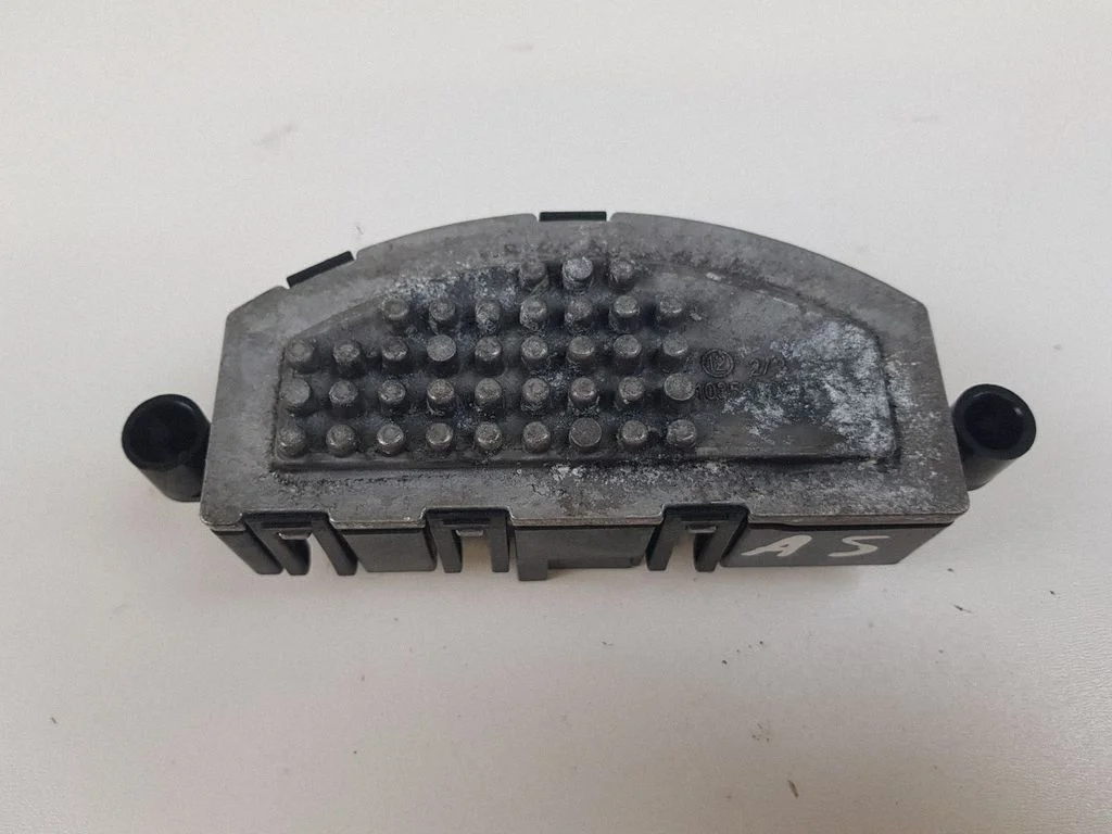 Heater blower motor/fan resistor 8T0820521A