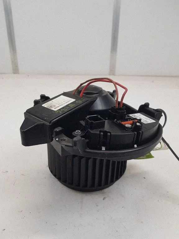 Krāsniņas ventilators/pūtējs A2469064300
