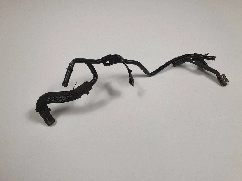 Engine coolant pipe/hose 04L121030