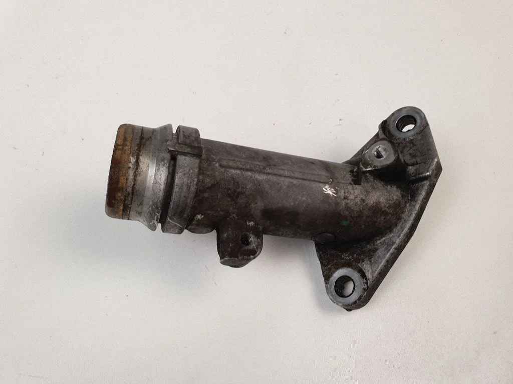 Engine coolant pipe/hose