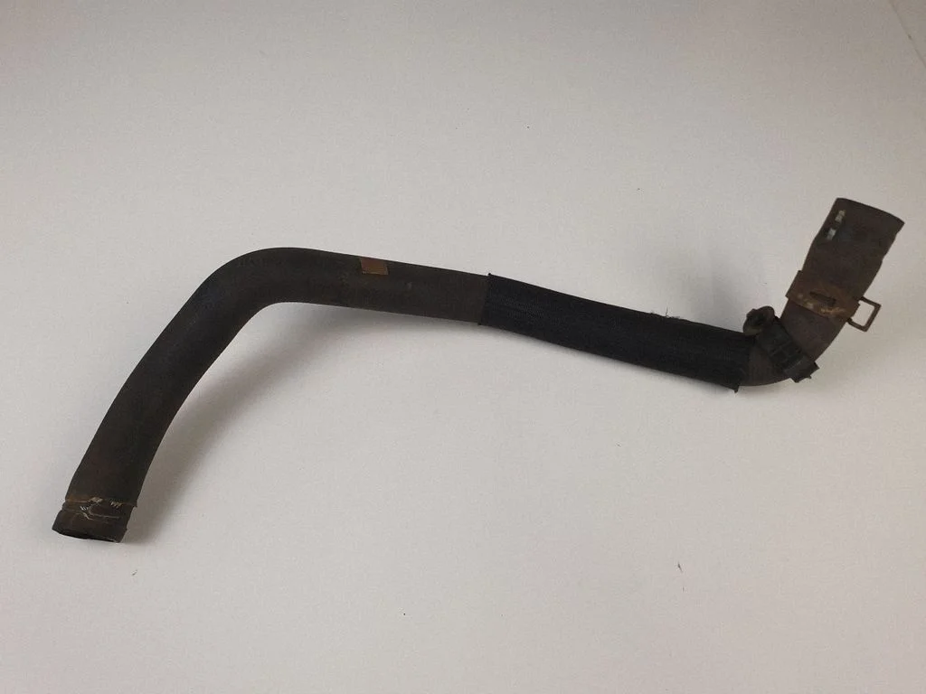 Engine coolant pipe/hose