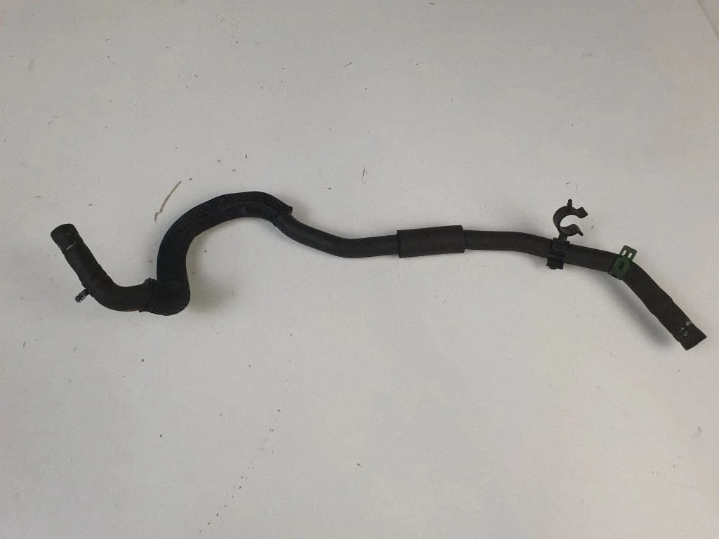 Engine coolant pipe/hose