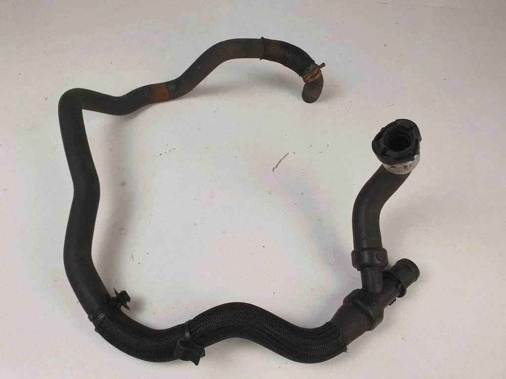Engine coolant pipe/hose