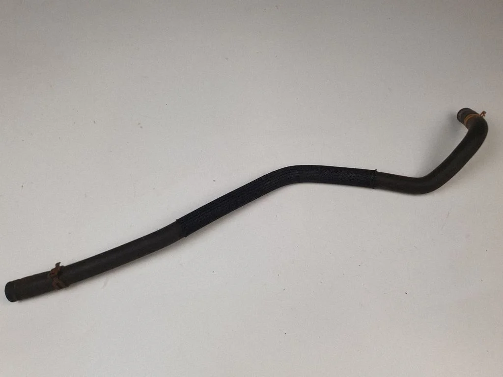Engine coolant pipe/hose