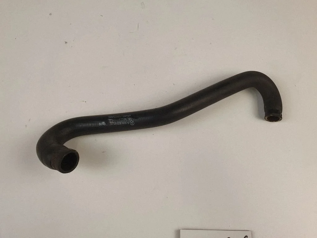 Engine coolant pipe/hose