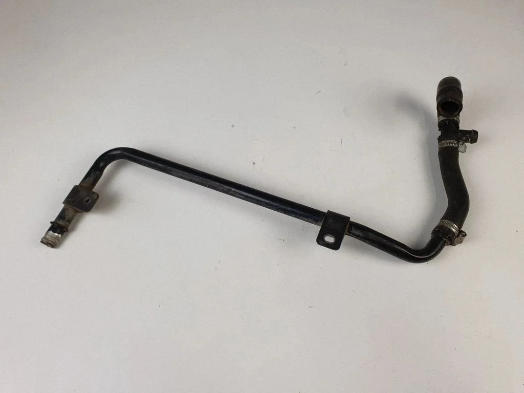 Engine coolant pipe/hose