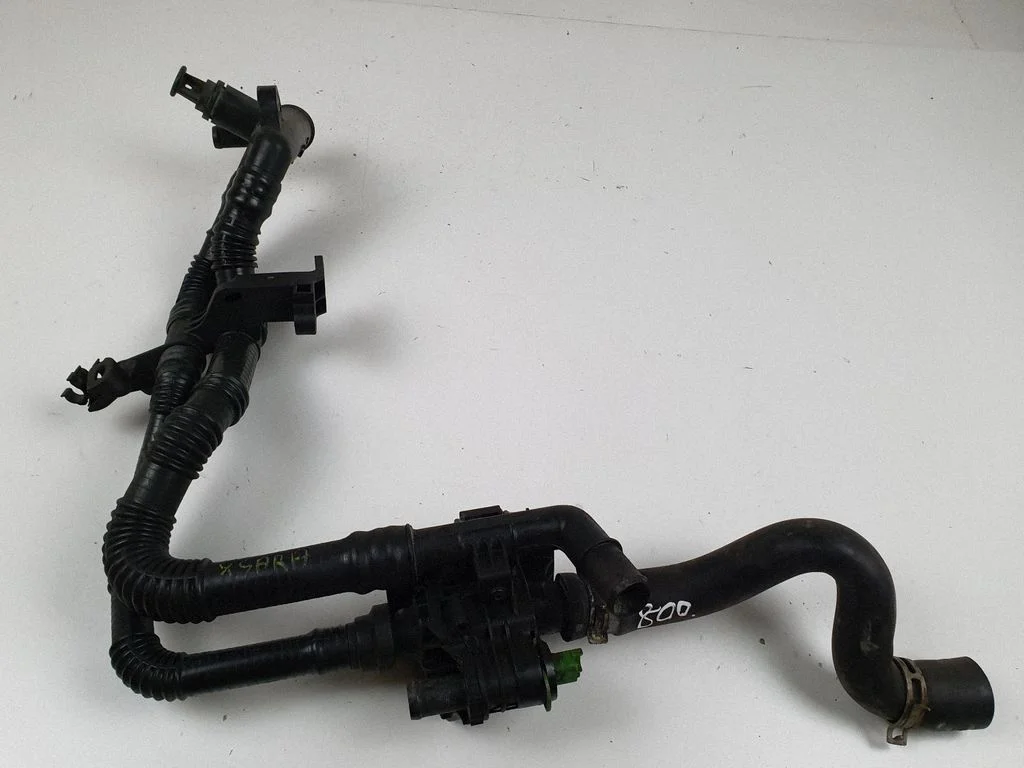 Engine coolant pipe/hose