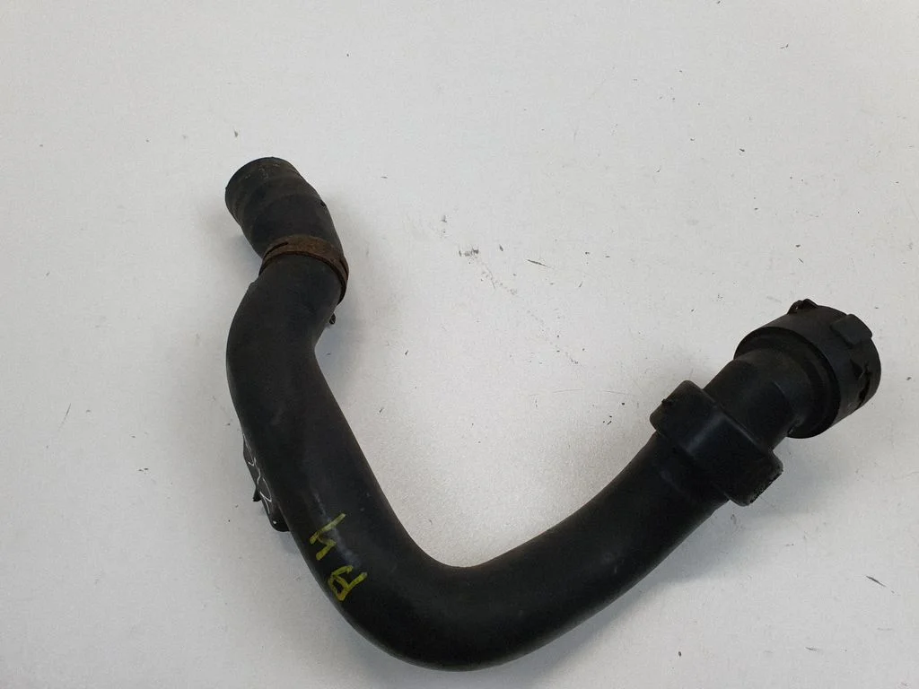 Engine coolant pipe/hose 8E0121101C