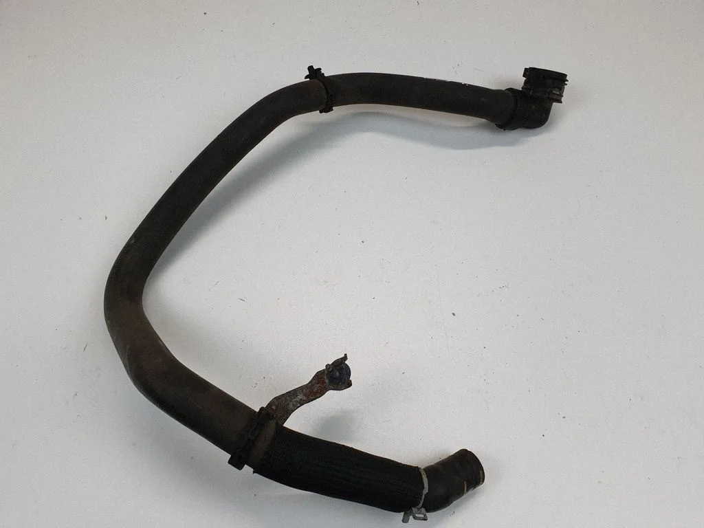 Engine coolant pipe/hose