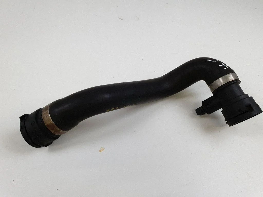 Engine coolant pipe/hose 1436408