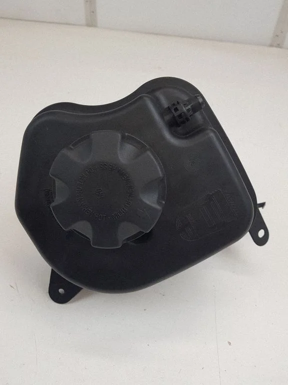 Zbiorniczek wyrównawczy płynu chłodniczego 13177552546 – BMW X5 F15 (2013-2017)