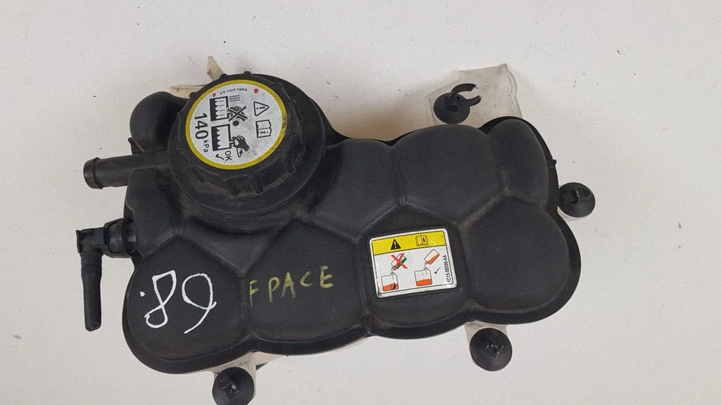 Coolant expansion tank/reservoir 8W838101AA