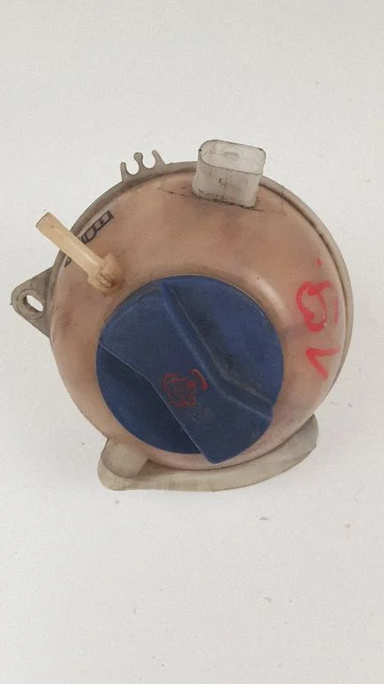 Coolant expansion tank/reservoir – Volkswagen Polo III 6N 6N2 6NF (1995-2001)