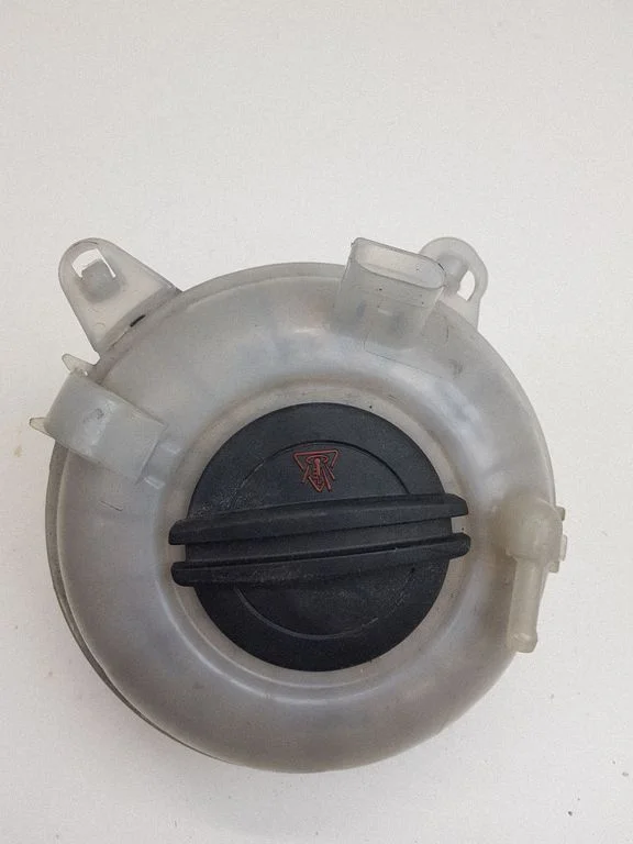 Coolant expansion tank/reservoir