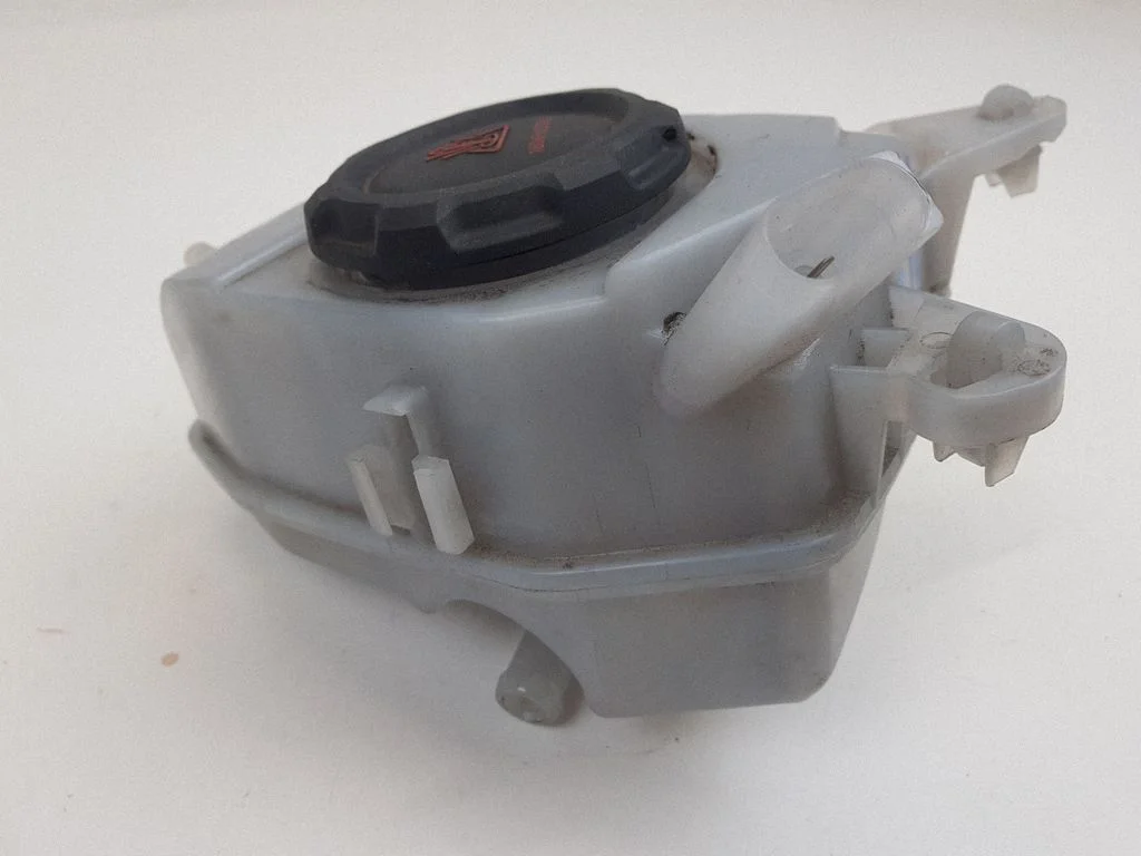 Coolant expansion tank/reservoir 2Q0121407B