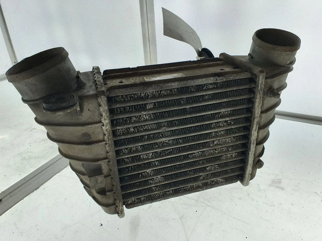 Vahejahuti radiaator – Audi A3 S3 8L (1996-2003)