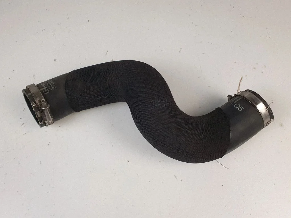 Intercooler hose/pipe 8R0145993A