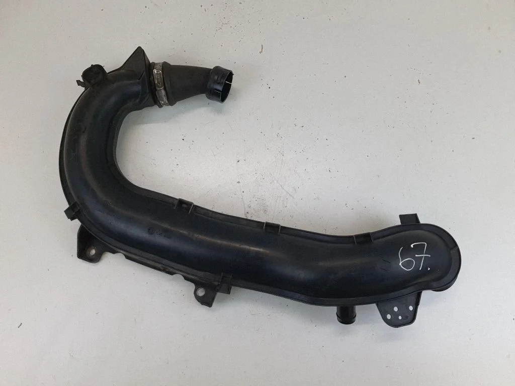 Intercooler hose/pipe AV619C623B