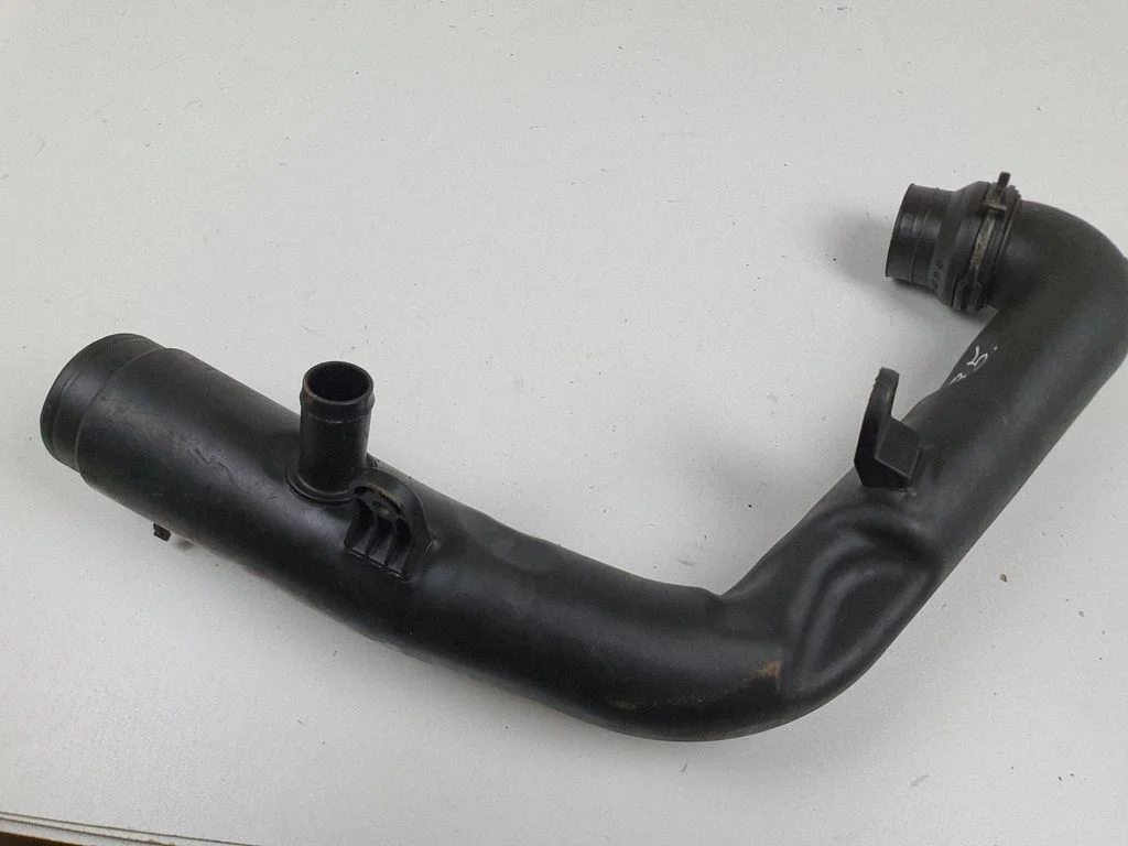 Intercooler hose/pipe 1K0129654AA