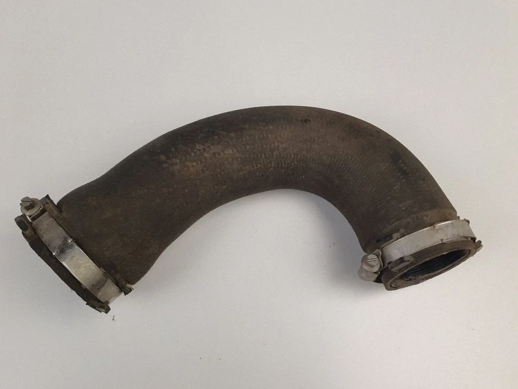 Intercooler hose/pipe