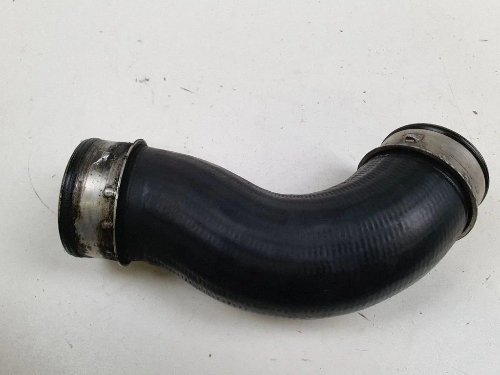 Intercooler hose/pipe 1K0145833D
