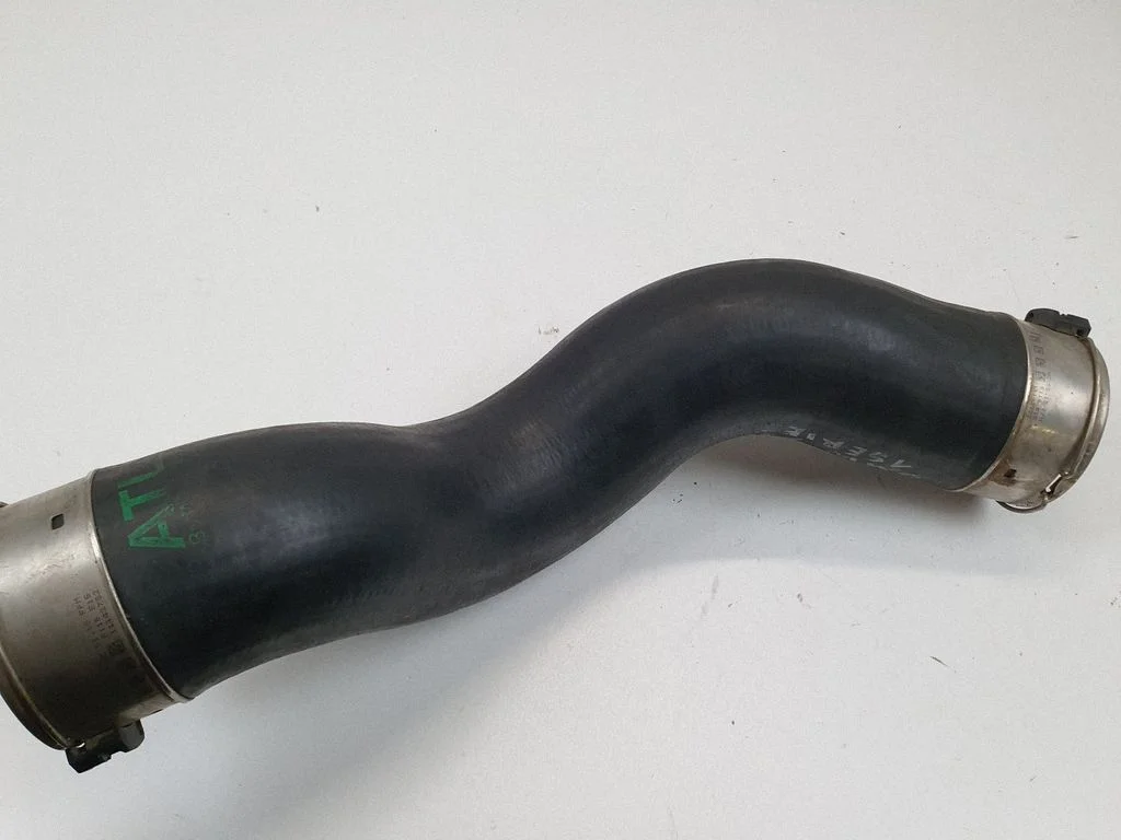 Intercooler hose/pipe