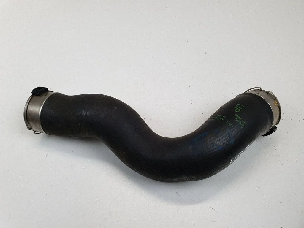 Vahejahuti voolik (-ud)/ toru (-d) – BMW 1-seeria F20 F21 (2011-2019)